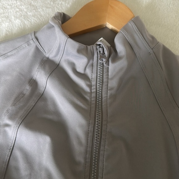 Yogalicious Lux Gray Zip Up - Picture 3 of 7